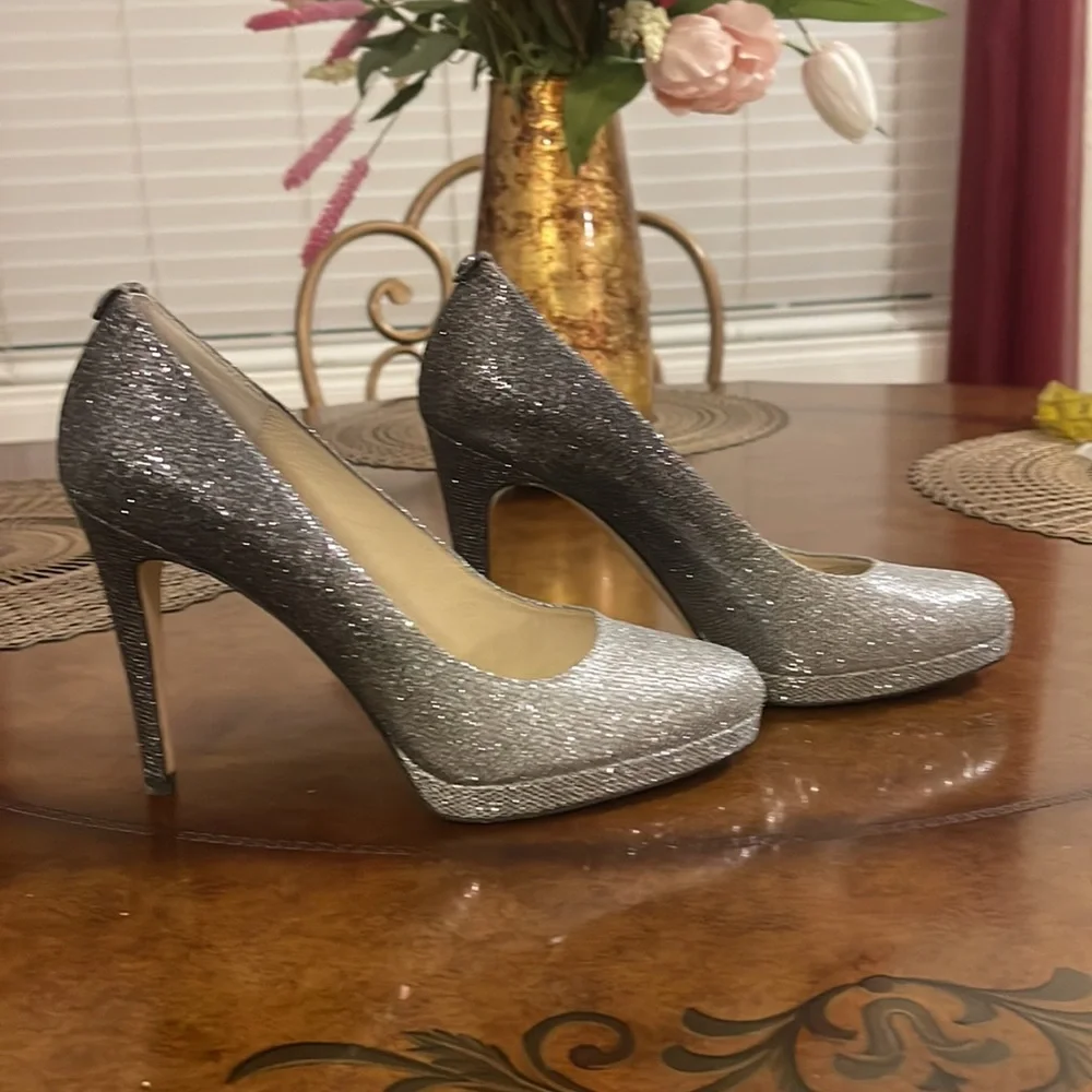 Michael Kors Silver two-tone sparkly Shoes 7.5 M - Picture 2 of 5